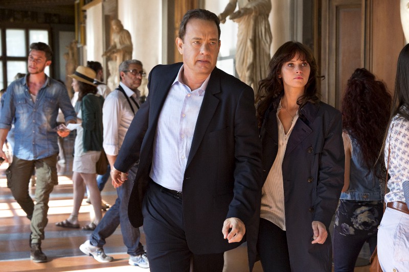 Tom Hanks and Felicity Jones in INFERNO