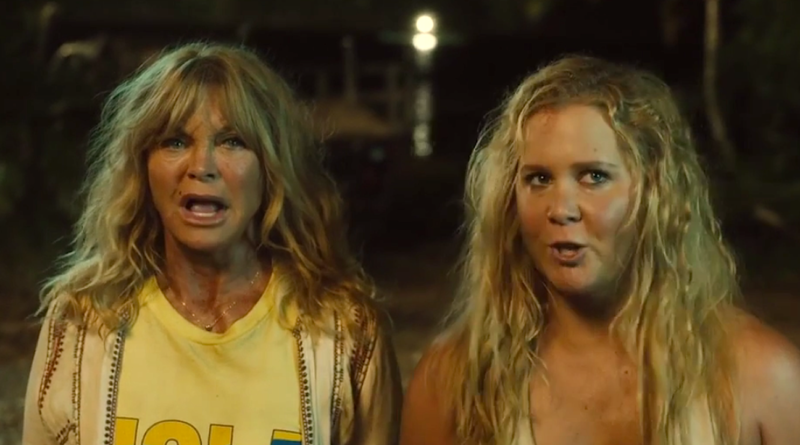 Goldie Hawn and Amy Schumer in SNATCHED.